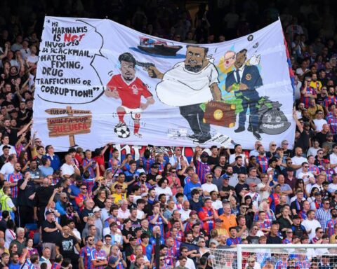 Banner-Eklat holt Crystal Palace ein: Forest-Boss Marinakis zieht vor Gericht