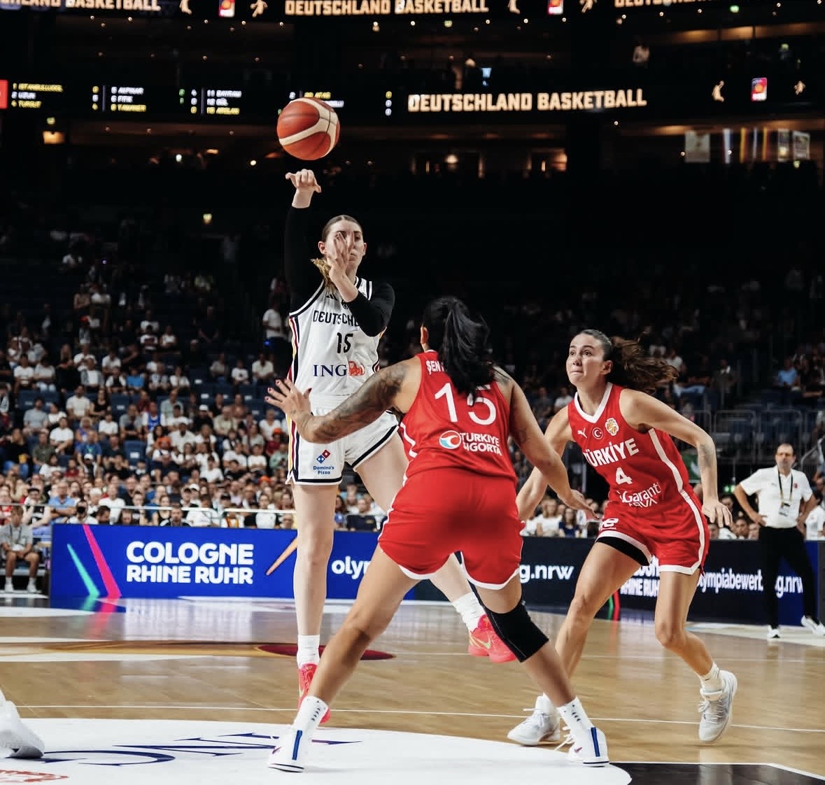 Heim-WM in Berlin: Deutschlands Basketballerinnen greifen nach dem nächsten Schritt