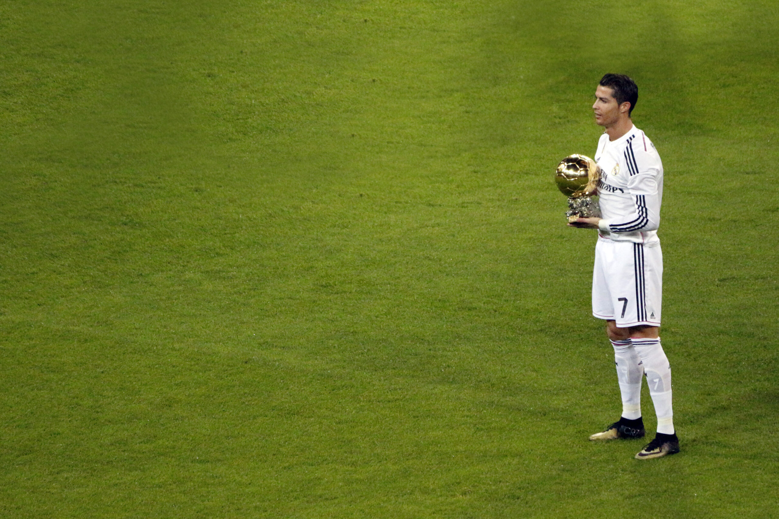 Cristiano Ronaldo ist der „Beste aller Zeiten“ – CR7 gewinnt historischen Ballon-d’Or-Award